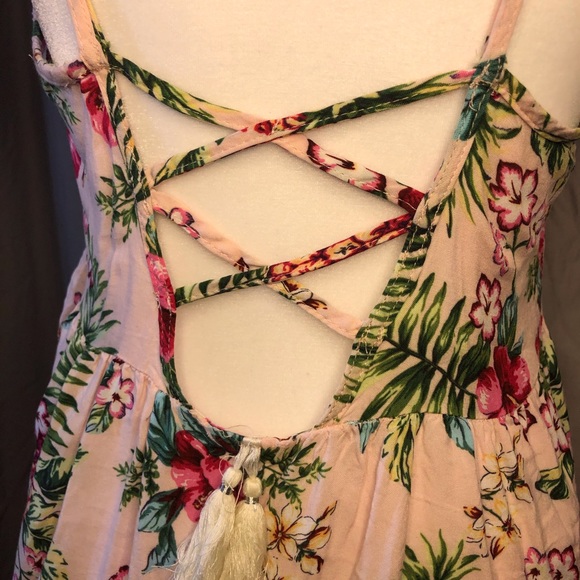 Fun Hawaiian themed dress! - Picture 4 of 4